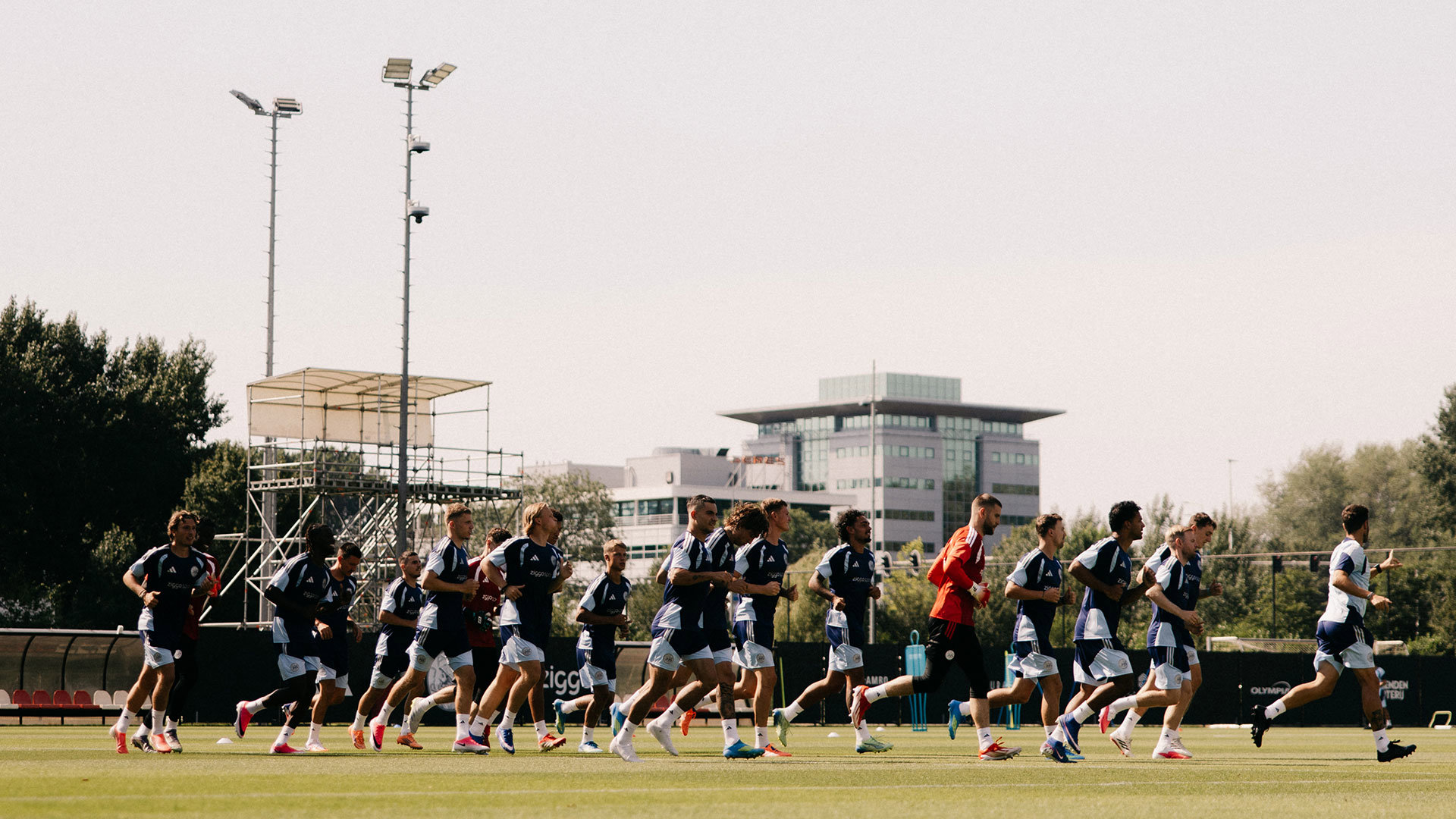 Eerste Training 1920 Header