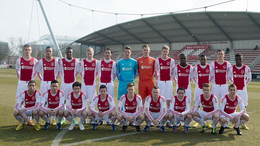 Top row: Damon Mirani, Jairo Riedewald, Riechedly Bazoer, Donny van de Beek, Ezra Walian, Greg L’ami, Indy Groothuizen, Jari Verburg, Terry Lartey Sanniez, Shaquill Sno, Damian van Bruggen, Leeroy Owusu  Bottom row: Damil Dankerlui, Zakaria El Azzouzi, Pelle Clement, Jordi Bruijn, James Efmorfidis, Melvin Vissers, Abdelhak Nouri, Vaclav Cerny, Adham El Idrissi.