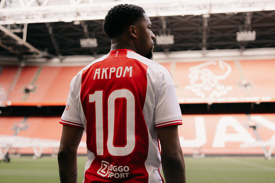 Akpom900 3