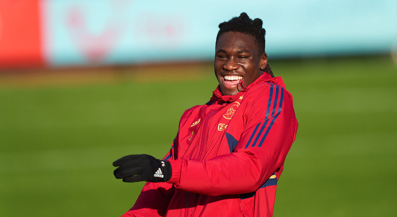 Bassey Glimlach 1280