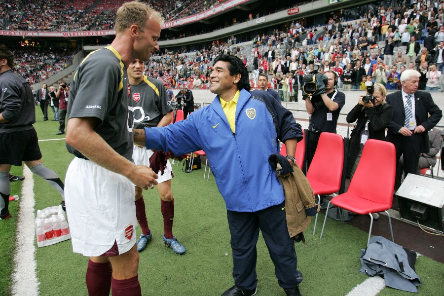 Maradona Bergkamp 900 Bergkamp Maradonna 05 06 001